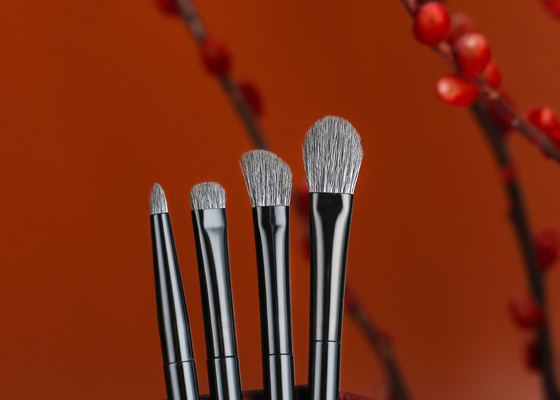 Set de 4 brochas de sombra de ojos Vonira Beauty con mangos de madera de ébano y pelo de cabra natural hecho a mano