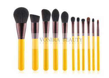 Equipo elegante de la colección del cepillo del maquillaje de la manija amarilla para el uso diario básico