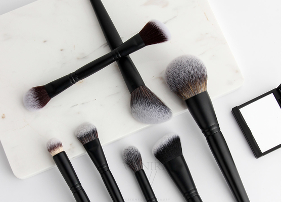 El maquillaje terminado dual profesional de Vonira se ruboriza contorno cepilla el Highlighter echado a un lado doble Bronzer cepilla con las manijas negras