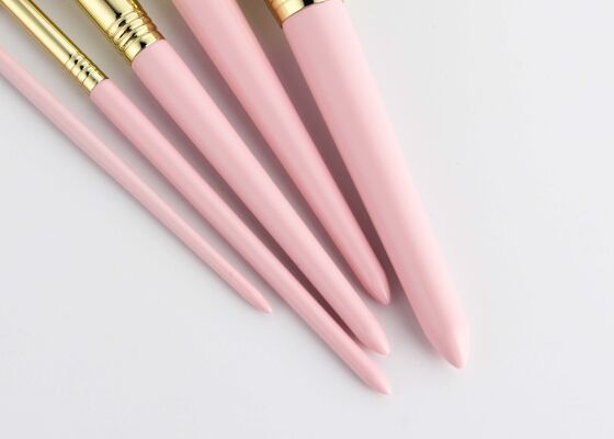 Brocha de base en ángulo Vonira Beauty con cerdas sintéticas Taklon veganas libres de crueldad y mango de madera de abedul reciclable