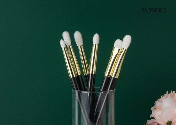 Brocha de maquillaje Vonira Custom Wholesales de pelo de cabra blanco natural, mango marrón oscuro plano, para difuminar sombras de ojos grandes