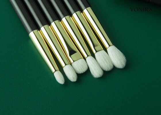 Brocha de maquillaje Vonira Custom Wholesales de pelo de cabra blanco natural, mango marrón oscuro plano, para difuminar sombras de ojos grandes