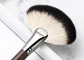 Cepillo grande de la fan Vonira del pelo natural de encargo de la cabra del OEM para el artista de maquillaje profesional del estudio del maquillaje